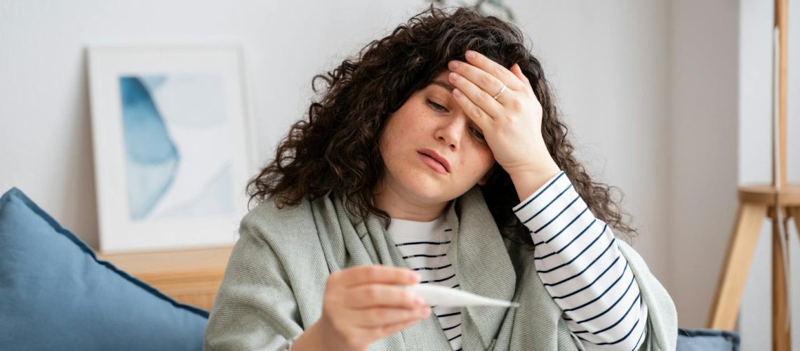 Pourquoi la température corporelle augmente lors de la fièvre ?